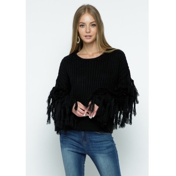 Sweaters - 🥳🥳 HP🥳🥳Black Fringe Sleeve Sweater NWT